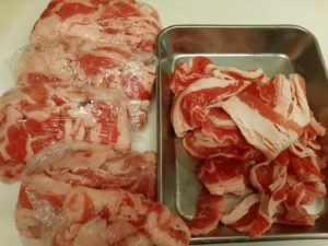 K&いい肉さんで買える激安価格の牛コマ肉1kgを小分けして再冷凍