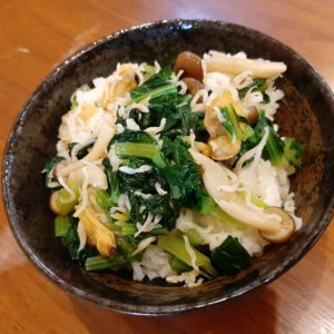小松菜とちりめんの混ぜご飯